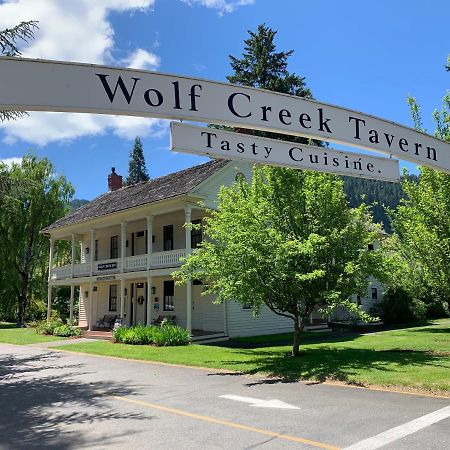 Wolf Creek Inn & Tavern エクステリア 写真