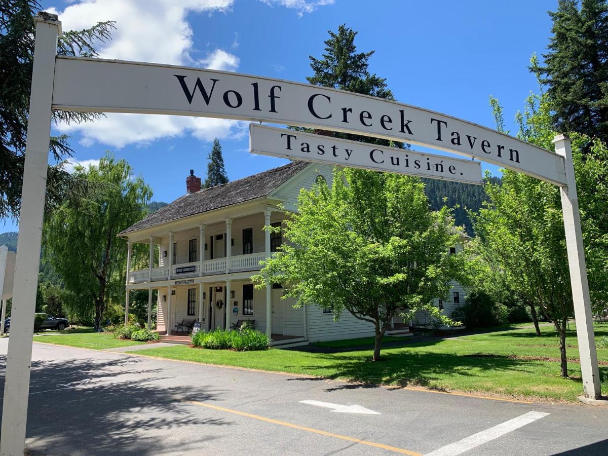 Wolf Creek Inn & Tavern エクステリア 写真
