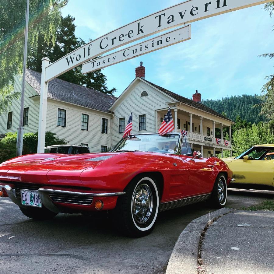 Wolf Creek Inn & Tavern エクステリア 写真