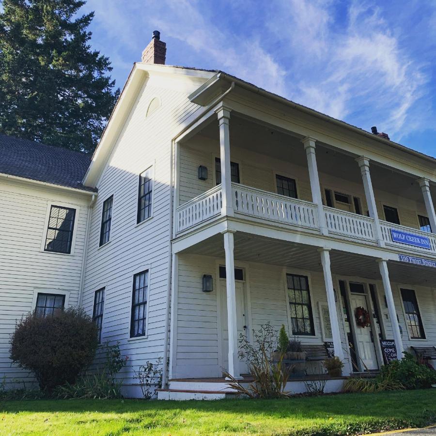 Wolf Creek Inn & Tavern エクステリア 写真